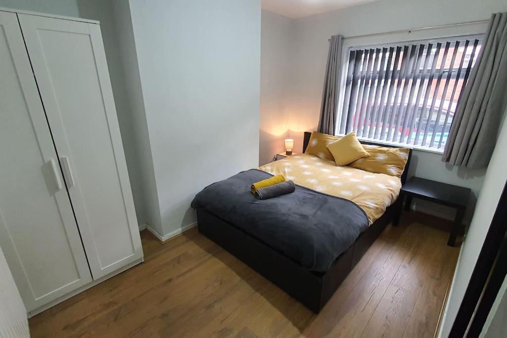 Contractors-City Centre-Parking-Sleeps 9 -Smart Tv, 2 Bathrooms! Coventry Eksteriør bilde